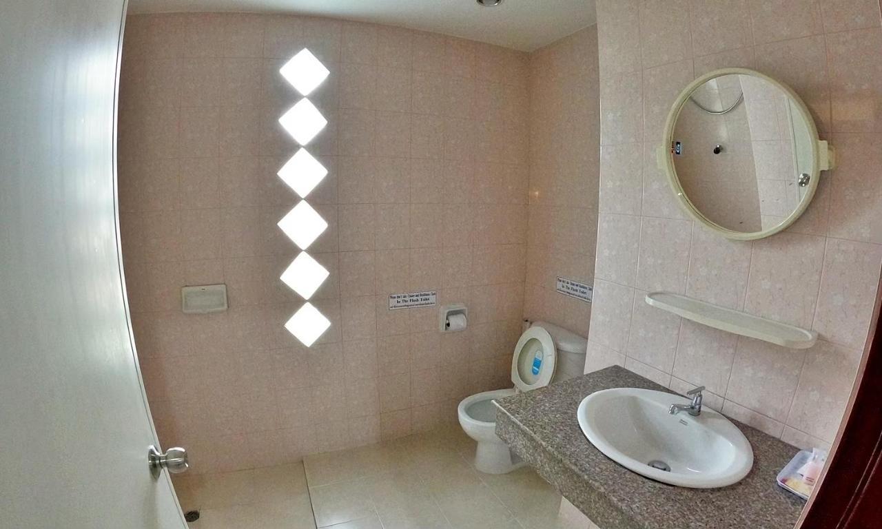 Massuwan Karon Beach Ban Saiyuan Екстер'єр фото